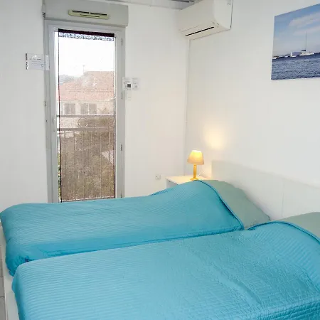 Апартаменты L'ilot Saint Jacques By Interhome